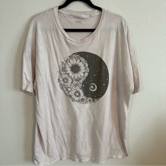 American Eagle Outfitters Tops - American Eagle Tee